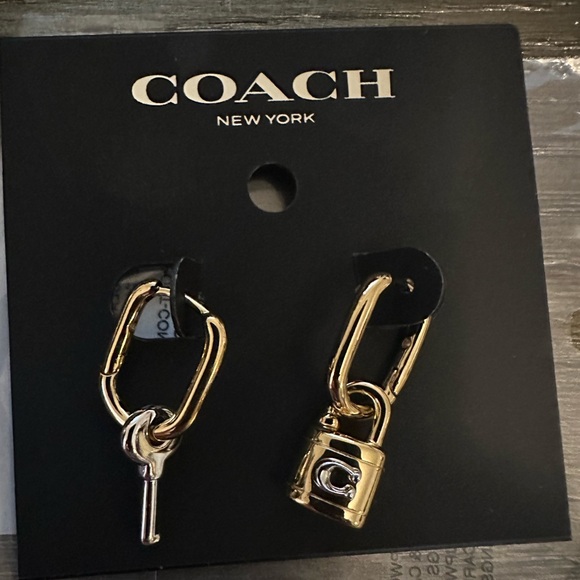 Coach signature padlock and key earrings silver and gold tone - Picture 2 of 4
